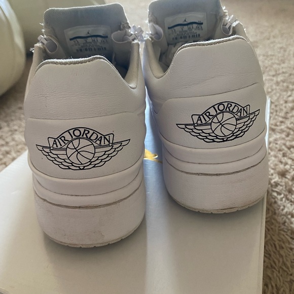 Air Jordan 1 Jester Low - Picture 3 of 9